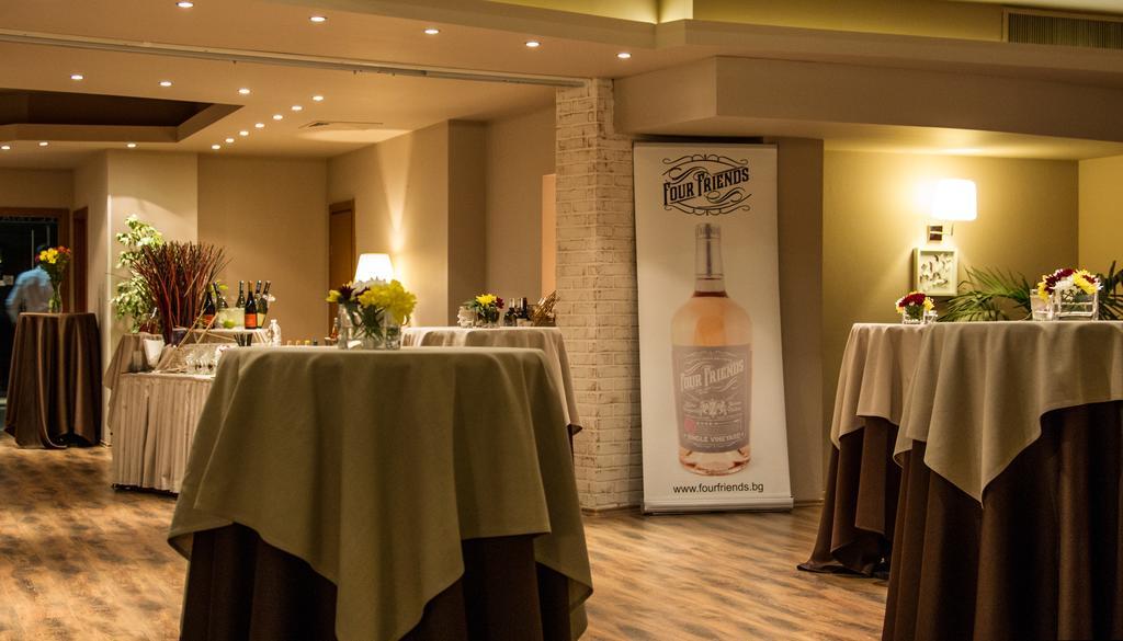 Triada Hotel Sofia Bagian luar foto