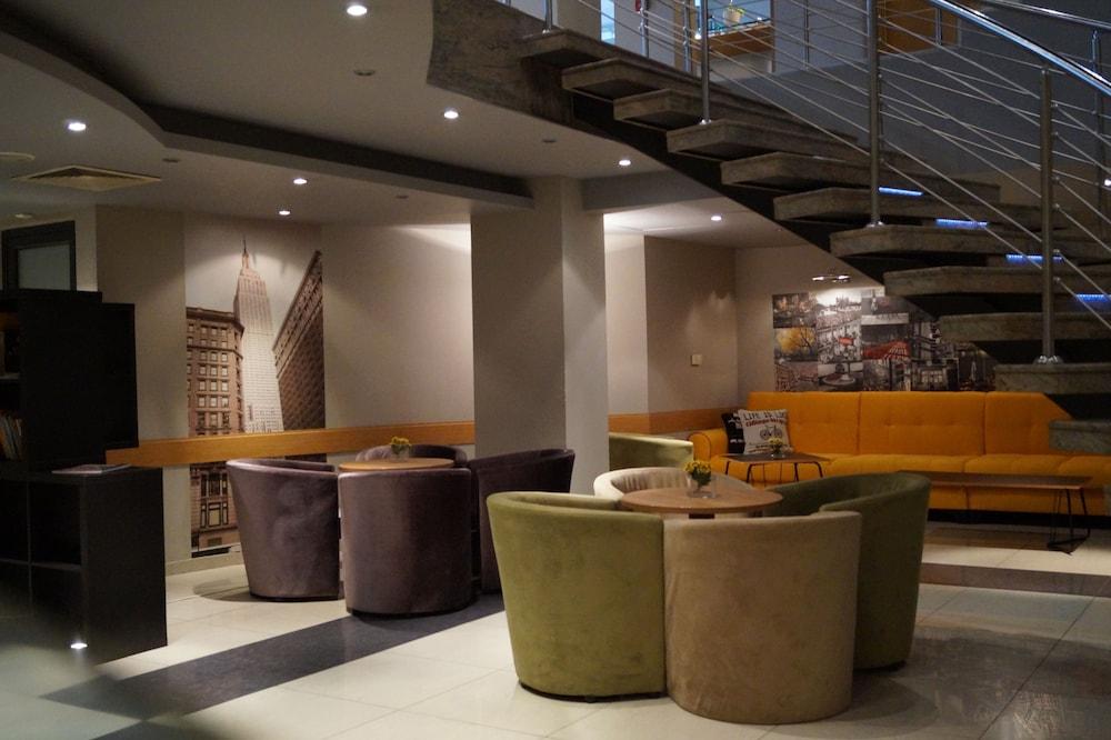 Triada Hotel Sofia Bagian luar foto