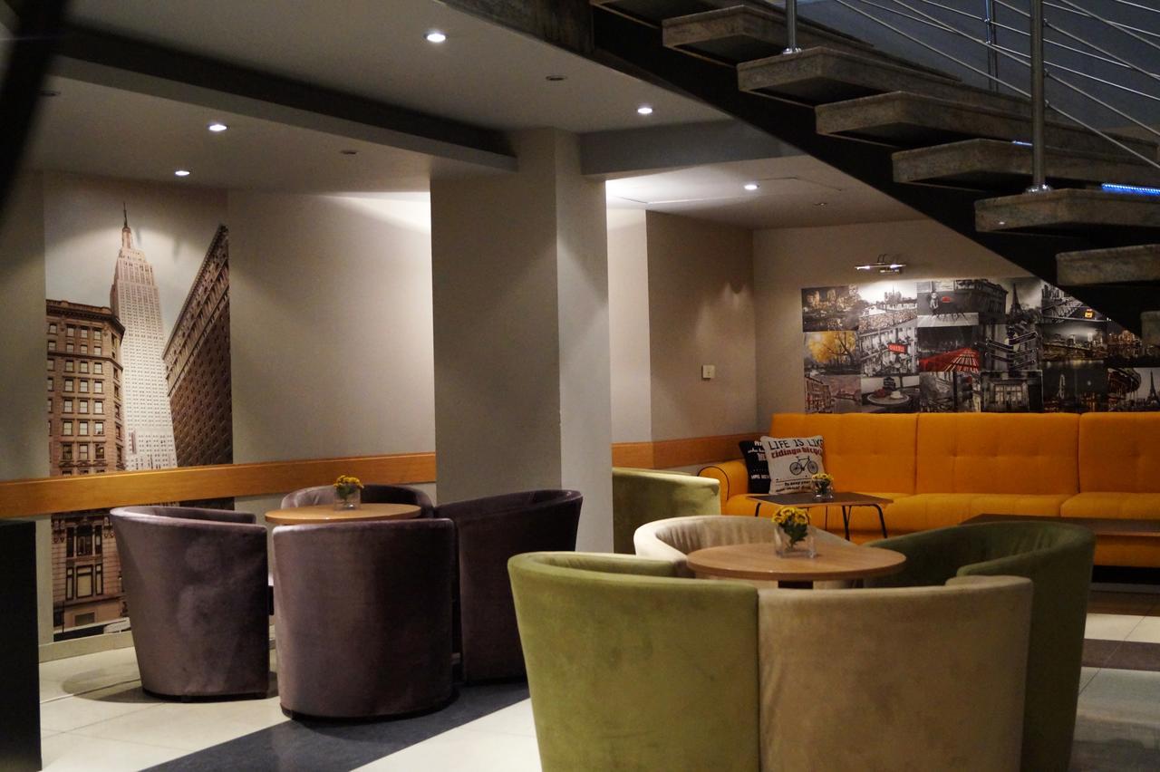 Triada Hotel Sofia Bagian luar foto