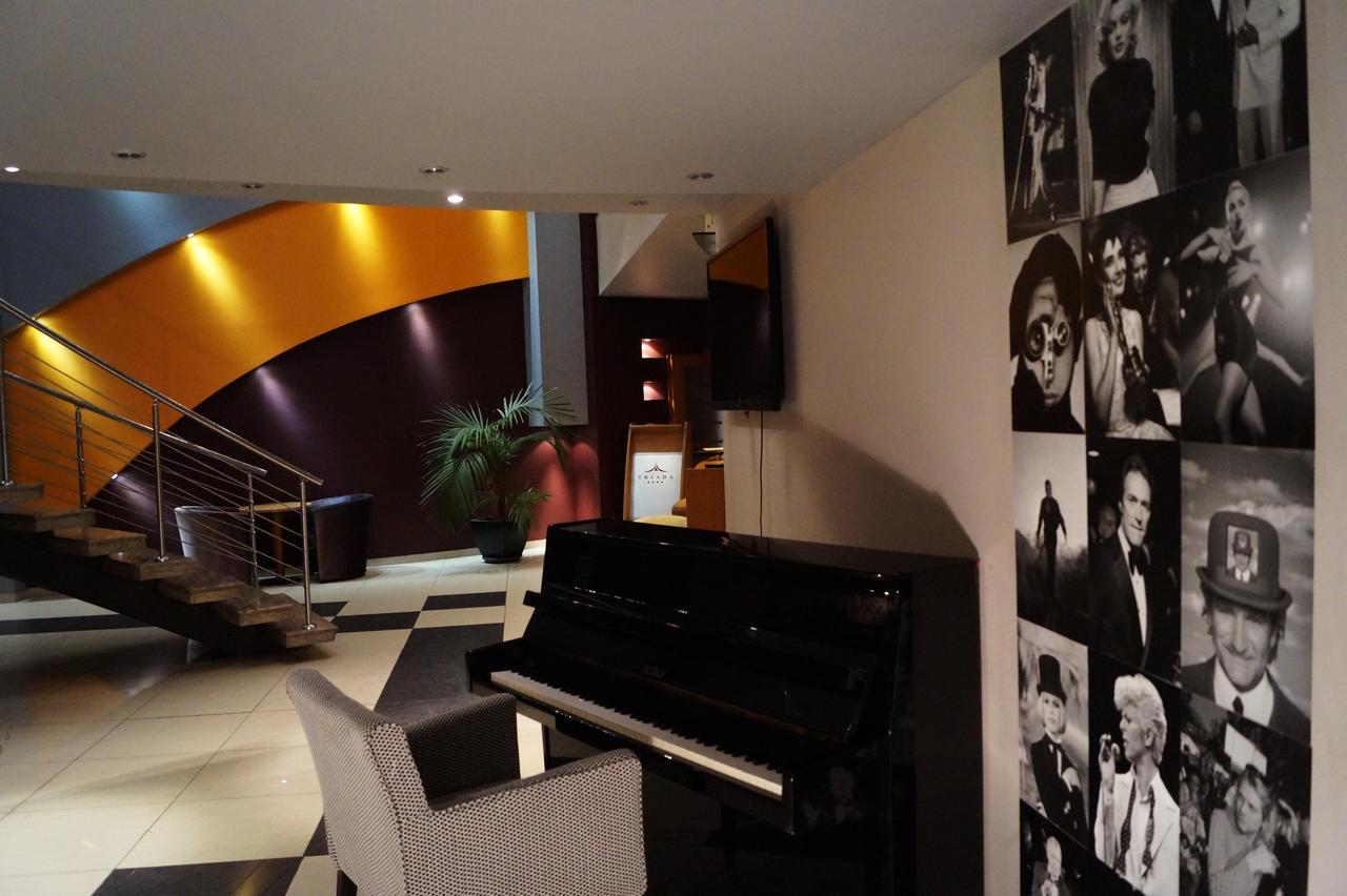 Triada Hotel Sofia Bagian luar foto