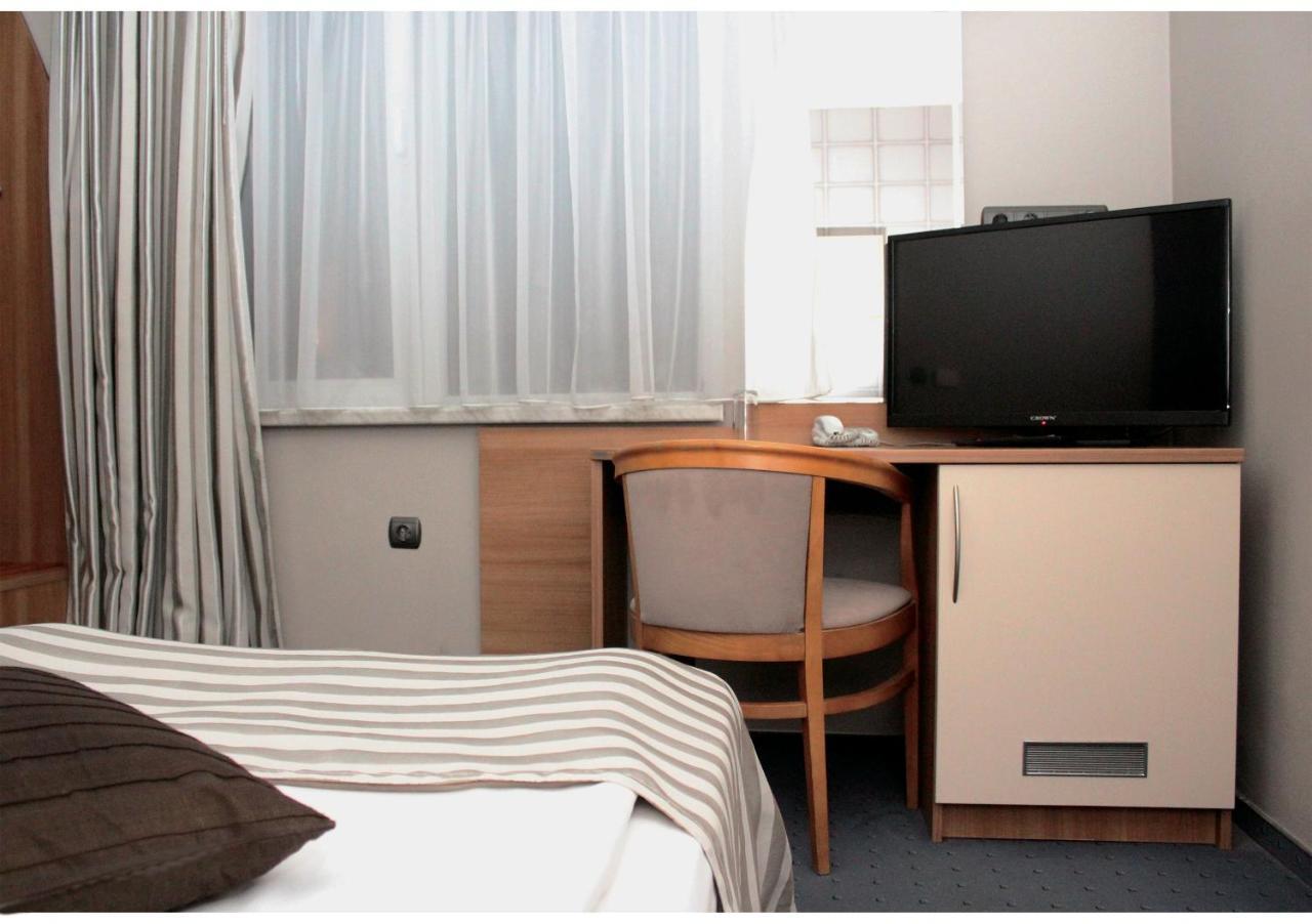 Triada Hotel Sofia Bagian luar foto